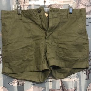 Levi’s olive chino shorts - soft, great material